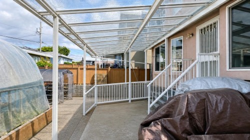 3211 Queens Avenue, Vancouver, BC - Outdoor With Exterior