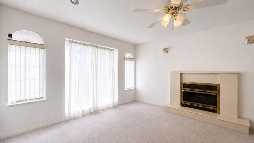 3211 Queens Avenue, Vancouver, BC - Indoor Photo Showing Living Room With Fireplace