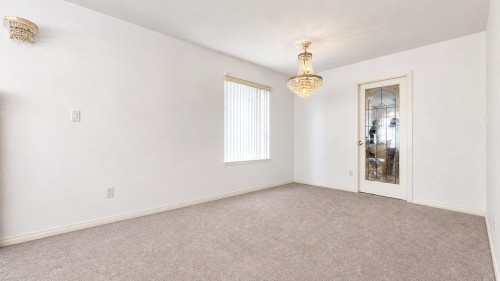 3211 Queens Avenue, Vancouver, BC - Indoor Photo Showing Other Room