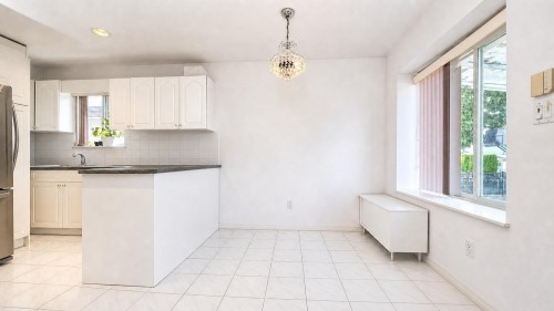 3211 Queens Avenue, Vancouver, BC - Indoor Photo Showing Kitchen