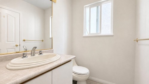 3211 Queens Avenue, Vancouver, BC - Indoor Photo Showing Bathroom