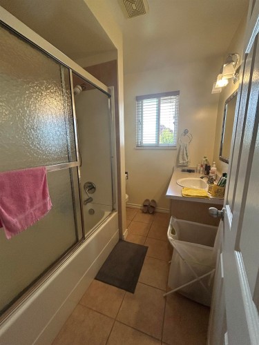6220 Spender Drive, Richmond, BC - Indoor Photo Showing Bathroom