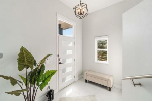 108 Sycamore Drive, Port Moody, BC - Indoor Photo Showing Other Room
