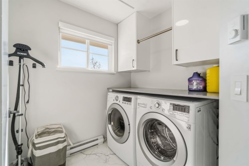 108 Sycamore Drive, Port Moody, BC - Indoor Photo Showing Laundry Room
