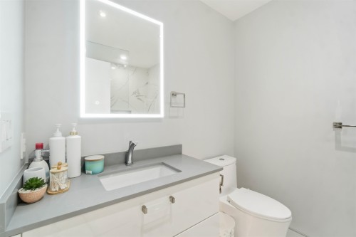 108 Sycamore Drive, Port Moody, BC - Indoor Photo Showing Bathroom