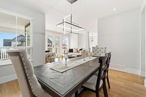 108 Sycamore Drive, Port Moody, BC - Indoor Photo Showing Dining Room
