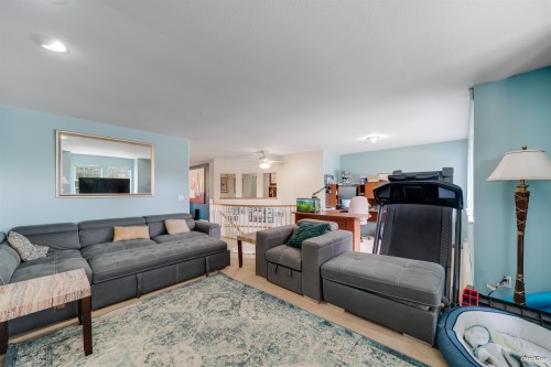 12142 227 Street, Maple Ridge, BC - Indoor Photo Showing Living Room