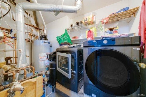 12142 227 Street, Maple Ridge, BC - Indoor Photo Showing Laundry Room