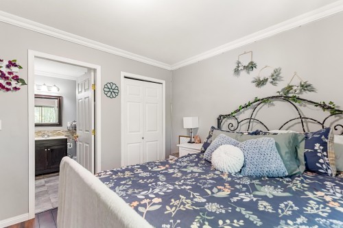 5-22980 Abernethy Lane, Maple Ridge, BC - Indoor Photo Showing Bedroom