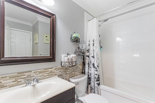 5-22980 Abernethy Lane, Maple Ridge, BC - Indoor Photo Showing Bathroom