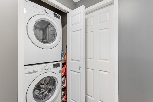 5-22980 Abernethy Lane, Maple Ridge, BC - Indoor Photo Showing Laundry Room