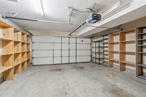 8433 Jellicoe Street, Vancouver, BC - Indoor Photo Showing Garage