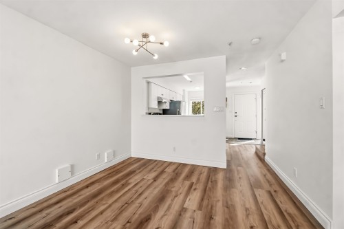 8433 Jellicoe Street, Vancouver, BC - Indoor Photo Showing Other Room
