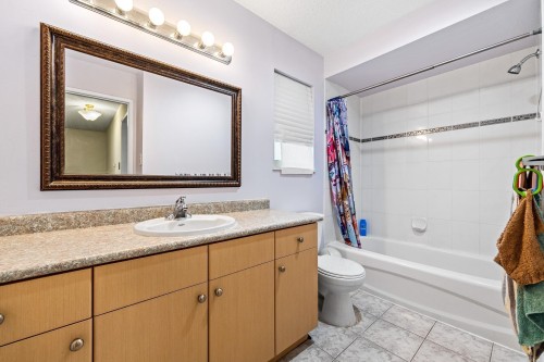 10760 Seamount Road, Richmond, BC - Indoor Photo Showing Bathroom
