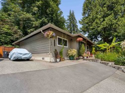 1525 Avonlynn Crescent North Vancouver, BC V7J 2V2