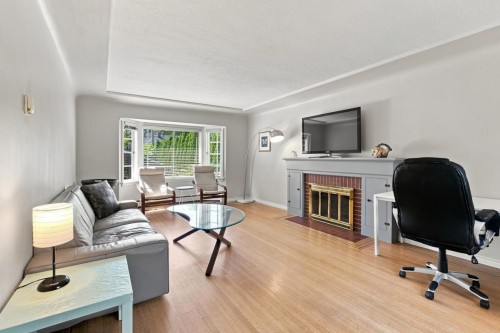 5809 Granville Street, Vancouver, BC - Indoor Photo Showing Living Room