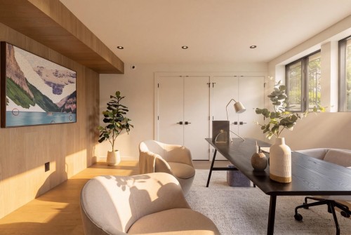 1008 17Th Street W, North Vancouver, BC - Indoor