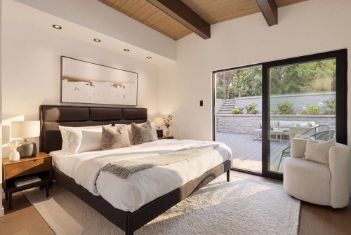 1008 17Th Street W, North Vancouver, BC - Indoor Photo Showing Bedroom