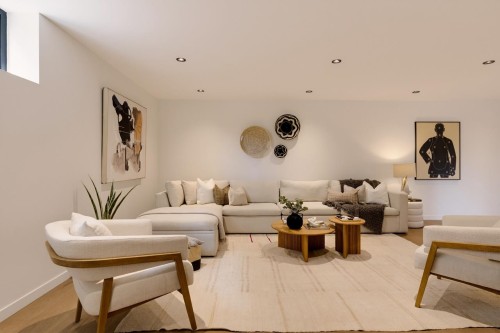 1008 17Th Street W, North Vancouver, BC - Indoor Photo Showing Living Room