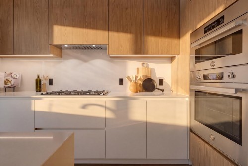 1008 17Th Street W, North Vancouver, BC - Indoor Photo Showing Kitchen