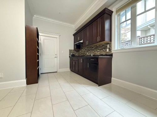 6820 Mayflower Drive, Richmond, BC - Indoor