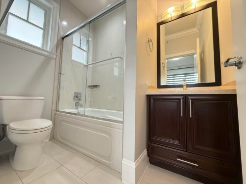 6820 Mayflower Drive, Richmond, BC - Indoor Photo Showing Bathroom