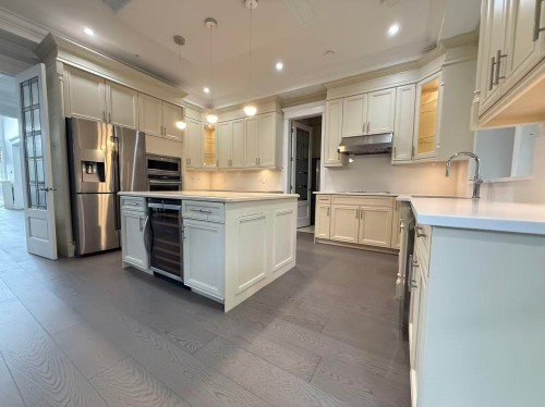 6820 Mayflower Drive, Richmond, BC - Indoor Photo Showing Kitchen With Upgraded Kitchen