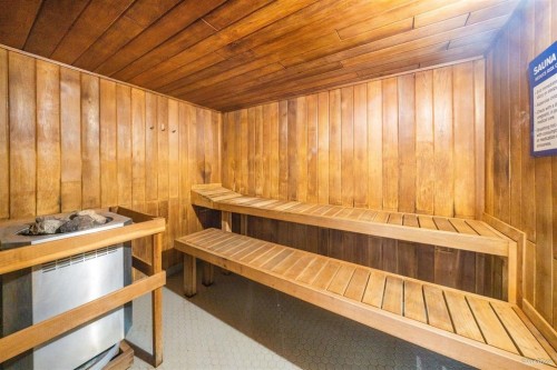 101-3070 Guildford Way, Coquitlam, BC - Indoor Photo Showing Other Room