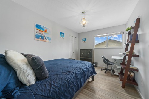 20240 121 Avenue, Maple Ridge, BC - Indoor Photo Showing Bedroom