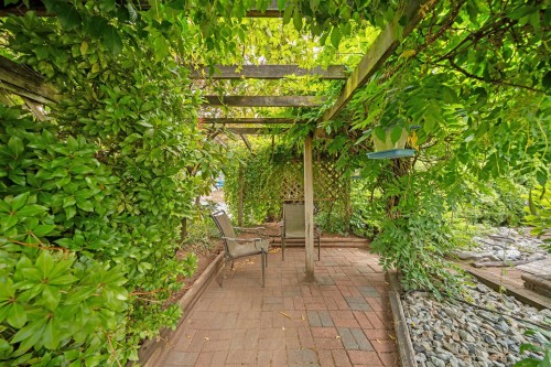 20240 121 Avenue, Maple Ridge, BC - Outdoor