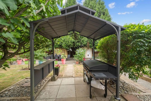 20240 121 Avenue, Maple Ridge, BC - Outdoor With Exterior