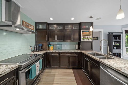 20240 121 Avenue, Maple Ridge, BC - Indoor Photo Showing Kitchen With Stainless Steel Kitchen With Double Sink With Upgraded Kitchen