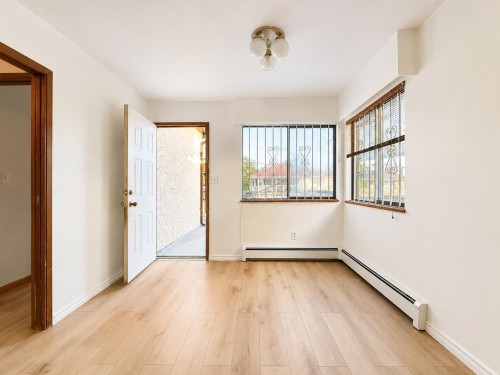 3292 43Rd Avenue E, Vancouver, BC - Indoor Photo Showing Other Room