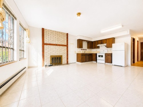 3292 43Rd Avenue E, Vancouver, BC - Indoor With Fireplace