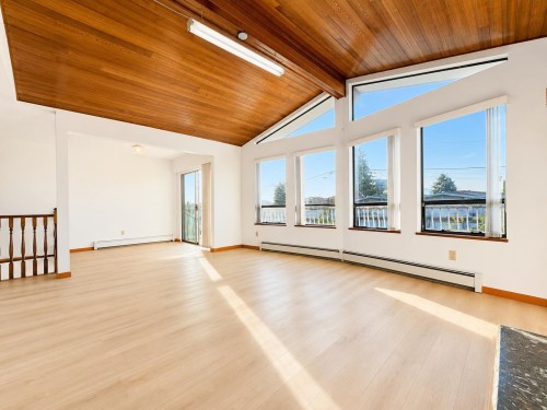 3292 43Rd Avenue E, Vancouver, BC - Indoor Photo Showing Other Room