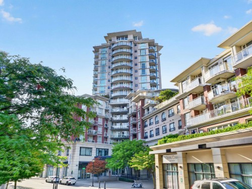 609-4028 Knight Street  Vancouver, BC V5N 5Y8