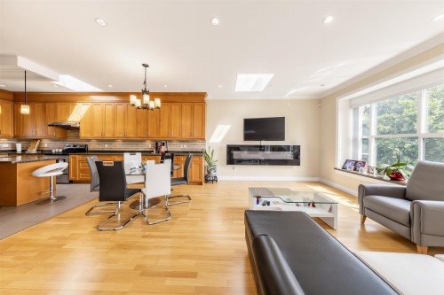1225 Hazelton Street, Vancouver, BC - Indoor