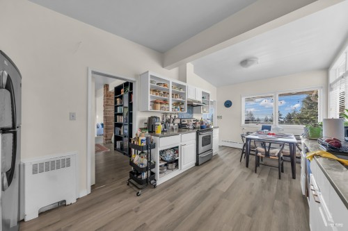 1230 Queens Avenue, West Vancouver, BC - Indoor