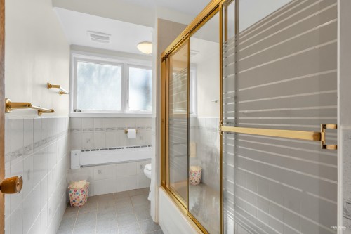 1230 Queens Avenue, West Vancouver, BC - Indoor