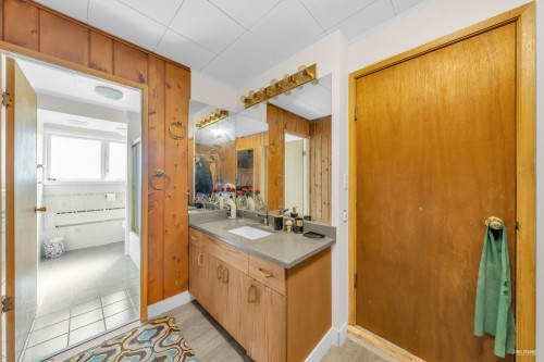 1230 Queens Avenue, West Vancouver, BC - Indoor