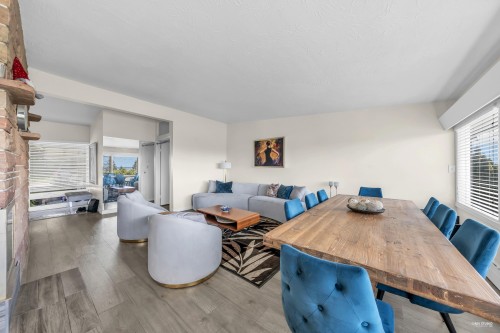 1230 Queens Avenue, West Vancouver, BC - Indoor