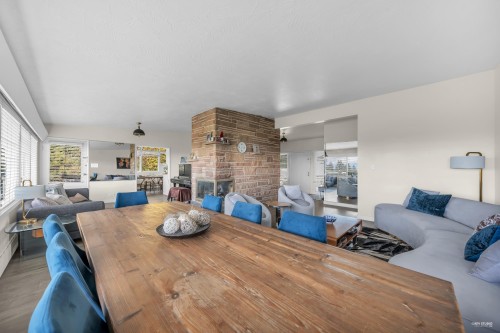 1230 Queens Avenue, West Vancouver, BC - Indoor Photo Showing Dining Room
