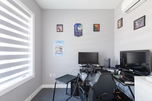 1342 60Th Avenue E, Vancouver, BC - Indoor Photo Showing Office