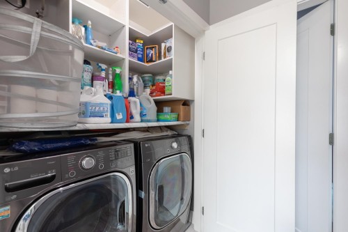 1342 60Th Avenue E, Vancouver, BC - Indoor Photo Showing Laundry Room