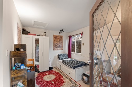 886 29Th Street E, North Vancouver, BC - Indoor Photo Showing Other Room