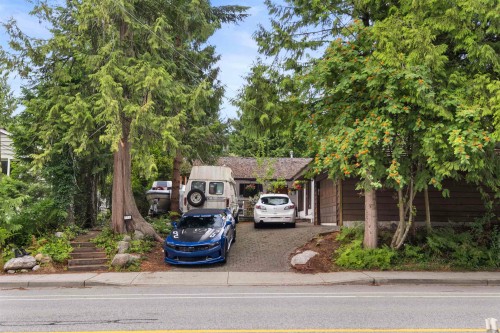 886 29Th Street E, North Vancouver, BC - Outdoor