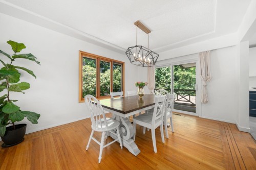 1118 Wendel Place, North Vancouver, BC - Indoor Photo Showing Dining Room