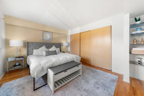 1118 Wendel Place, North Vancouver, BC - Indoor Photo Showing Bedroom