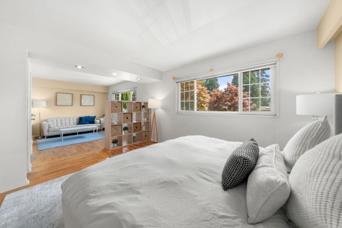1118 Wendel Place, North Vancouver, BC - Indoor Photo Showing Bedroom