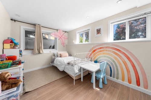1118 Wendel Place, North Vancouver, BC - Indoor Photo Showing Bedroom